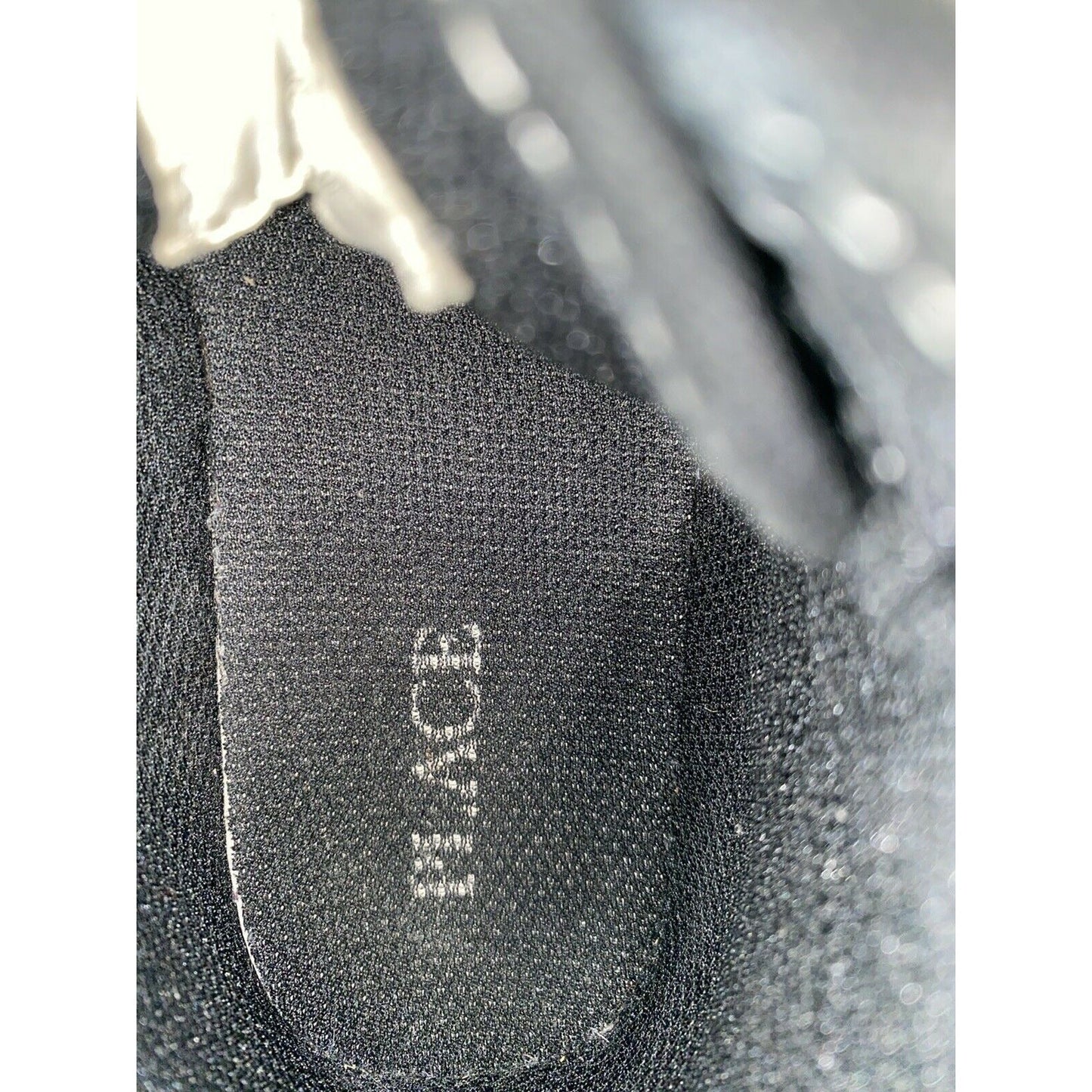 The Childrens Place Boys Hi -Top Sneakers Size 2 Pre-Owned - Variety Sales Etc.