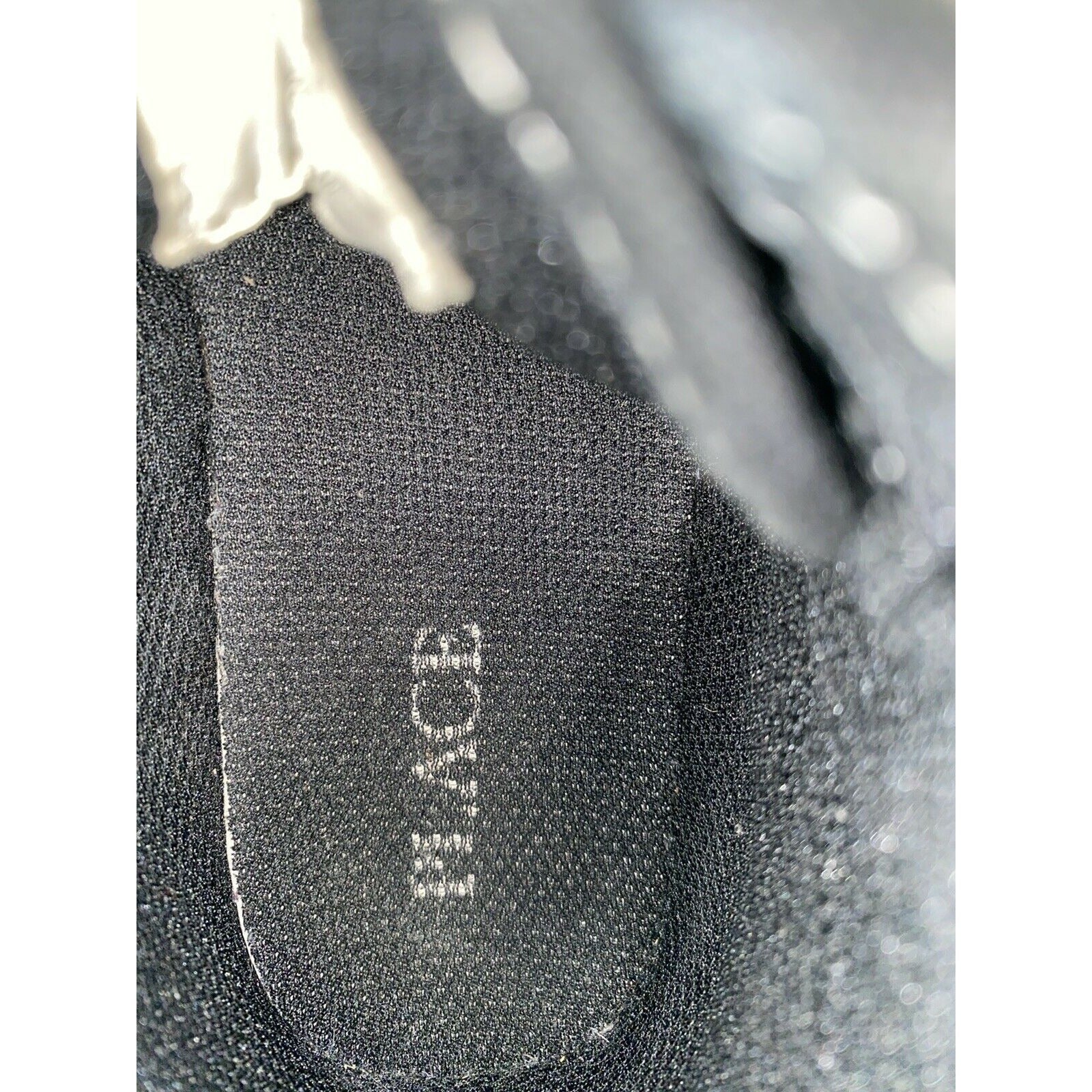 The Childrens Place Boys Hi -Top Sneakers Size 2 Pre-Owned - Variety Sales Etc.