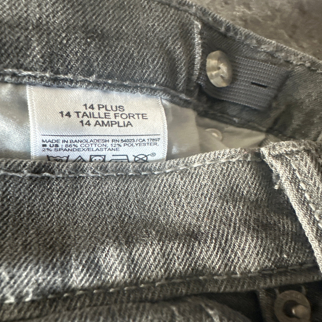 Old Navy Boys Grey Rinse Straight Built-In-Flex Jeans Size 14 Plus- Pre-Owned