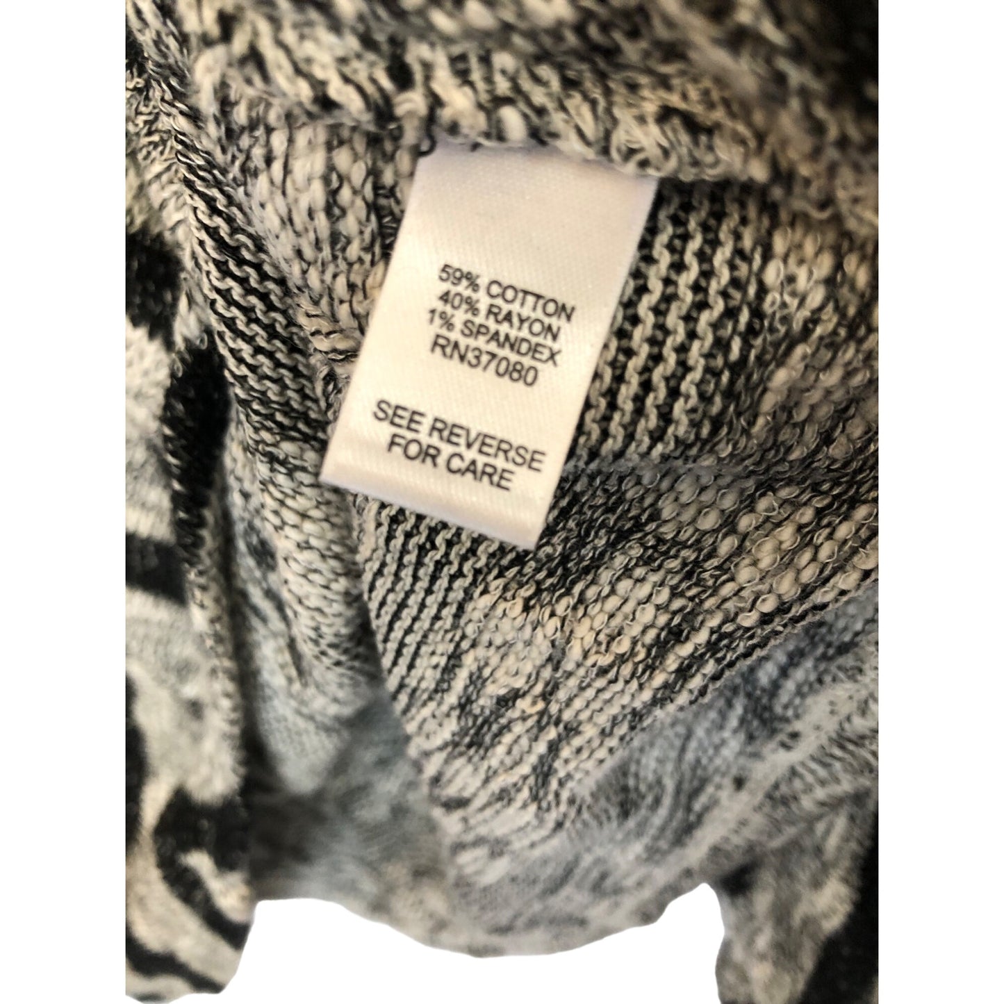 CATO Women’s Black Striped White and Gray Sweater Scoop Neck Pre-Owned Size L