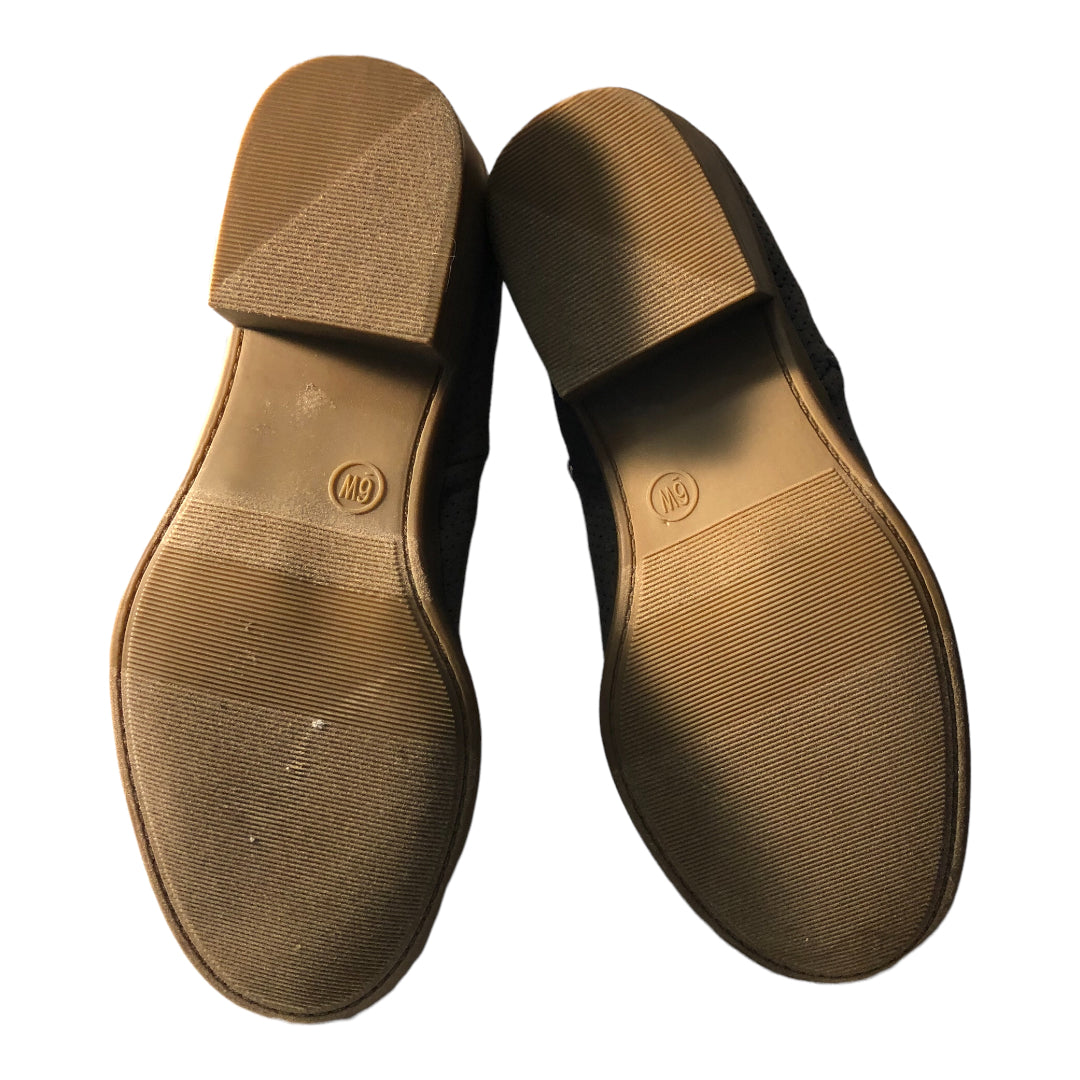 Womens Gray Suede Fashion Bootie-Universal Thread - GF Variety Shop