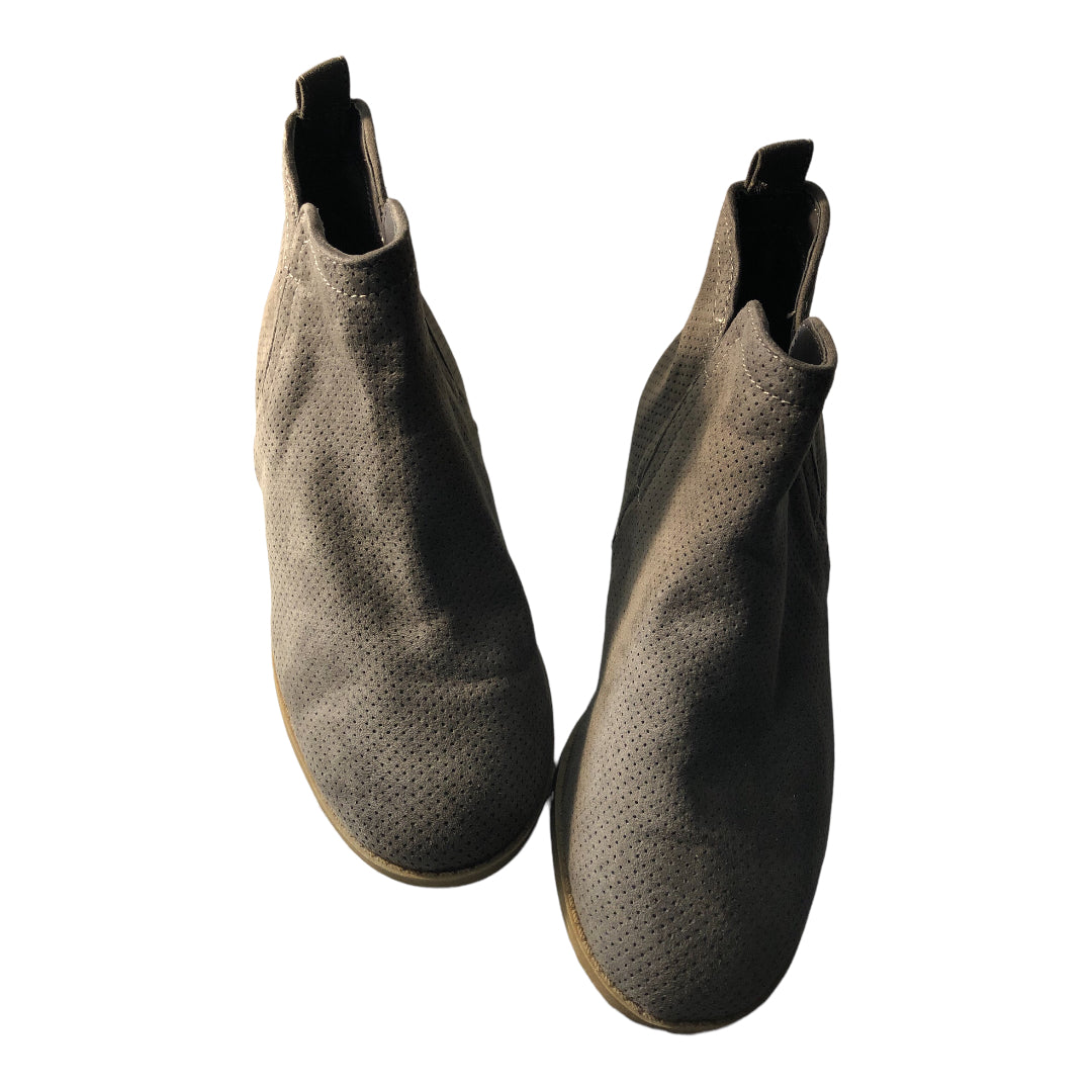 Womens Gray Suede Fashion Bootie-Universal Thread - GF Variety Shop