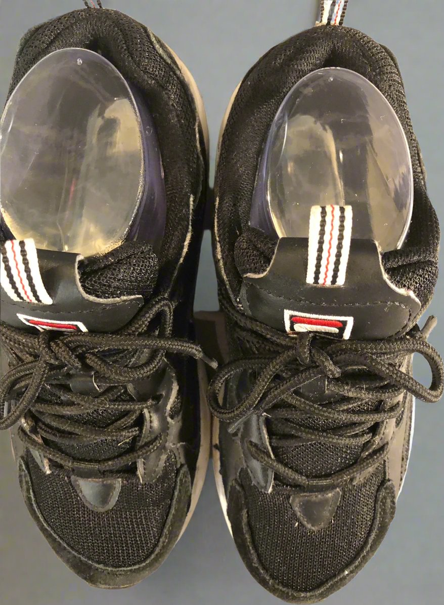 Fila Ray Tracer Boys Sneakers  Black/White Size 5 1/2 Pre-Owned