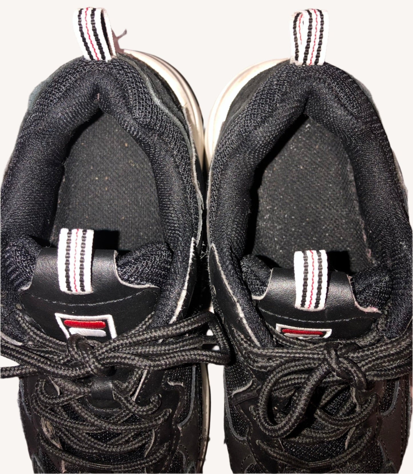 Fila Ray Tracer Boys Sneakers  Black/White Size 5 1/2 Pre-Owned