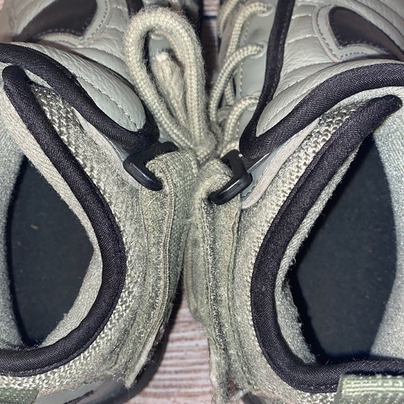 NIKE Air Shake NDestrukt "Dark Stucco"(Olive Green/Black)Youth Sneakers Size 4 Pre-Owned