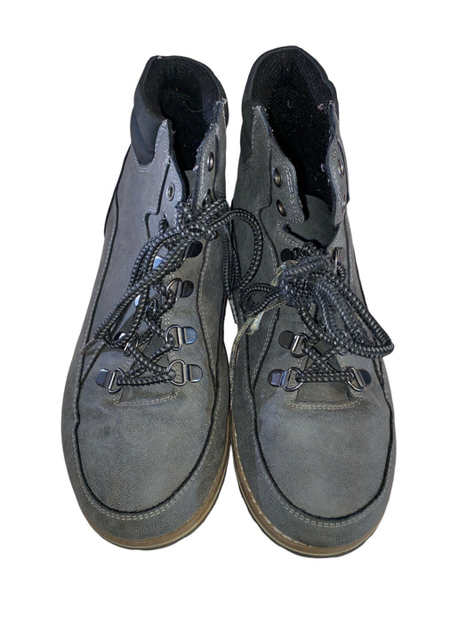 The Children's Place Gray/Black Boots Boys' Size 5 Pre-Owned