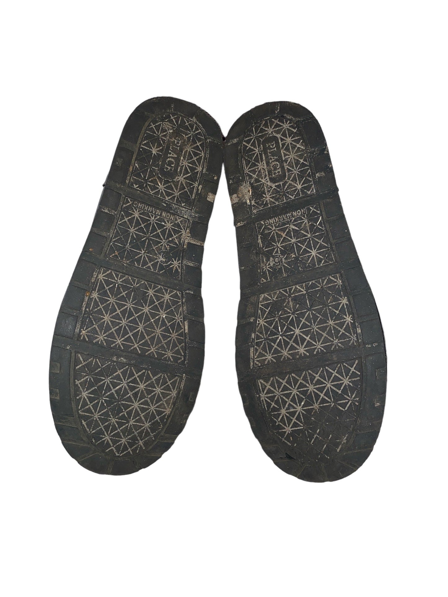 The Children's Place Gray/Black Boots Boys' Size 5 Pre-Owned