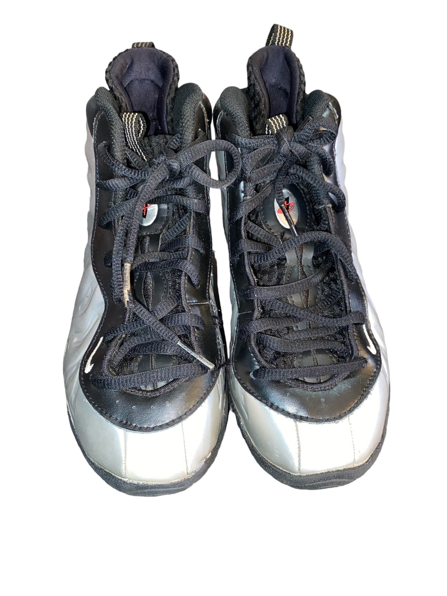 Nike Boys' Little Foam Posite Silver/Black/Red  Size 2.5Y Pre-Owned