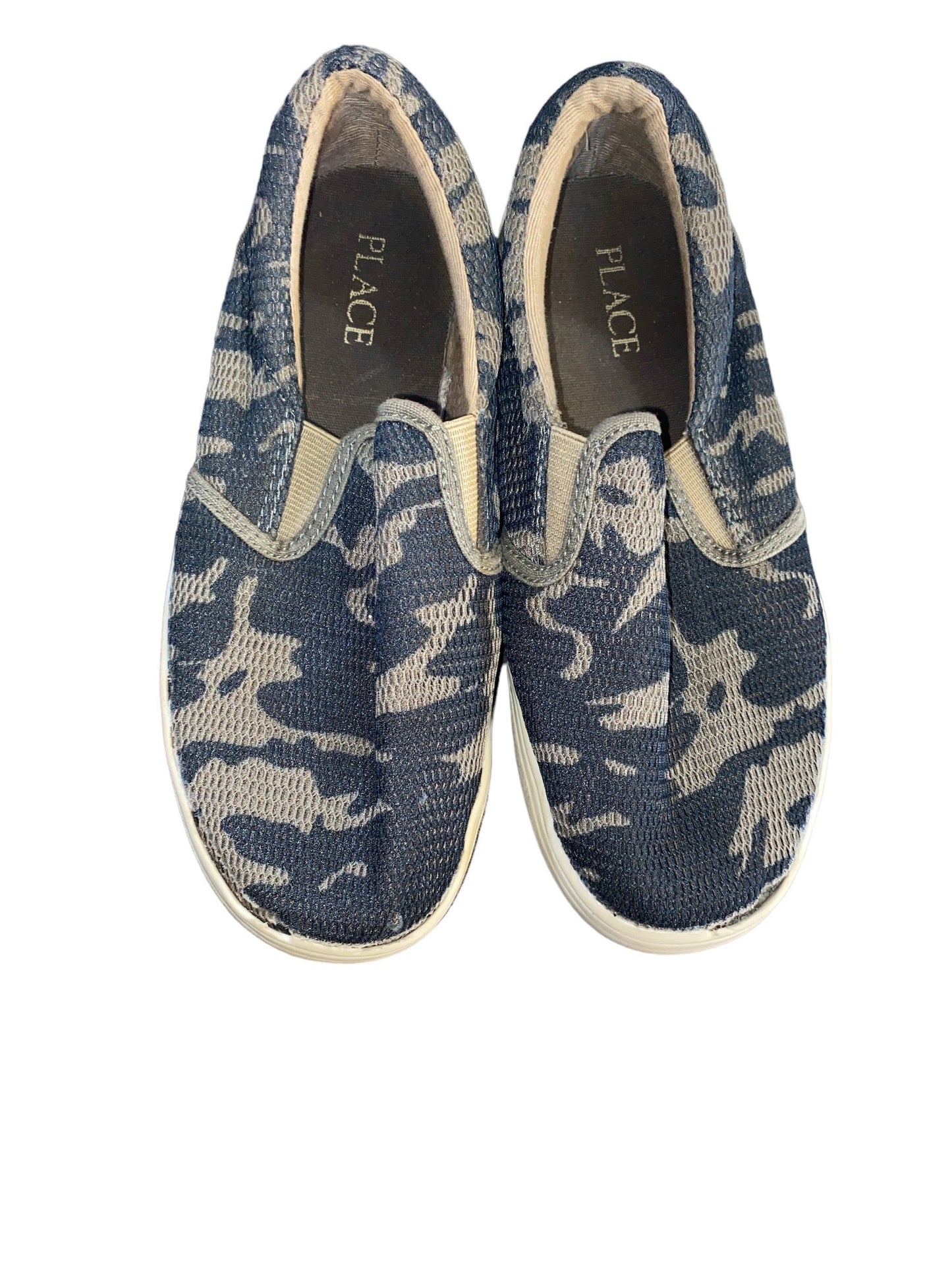 The Children’s Place Green Camo/Brown/White Slip On Boy's Size 2 Pre-Owned