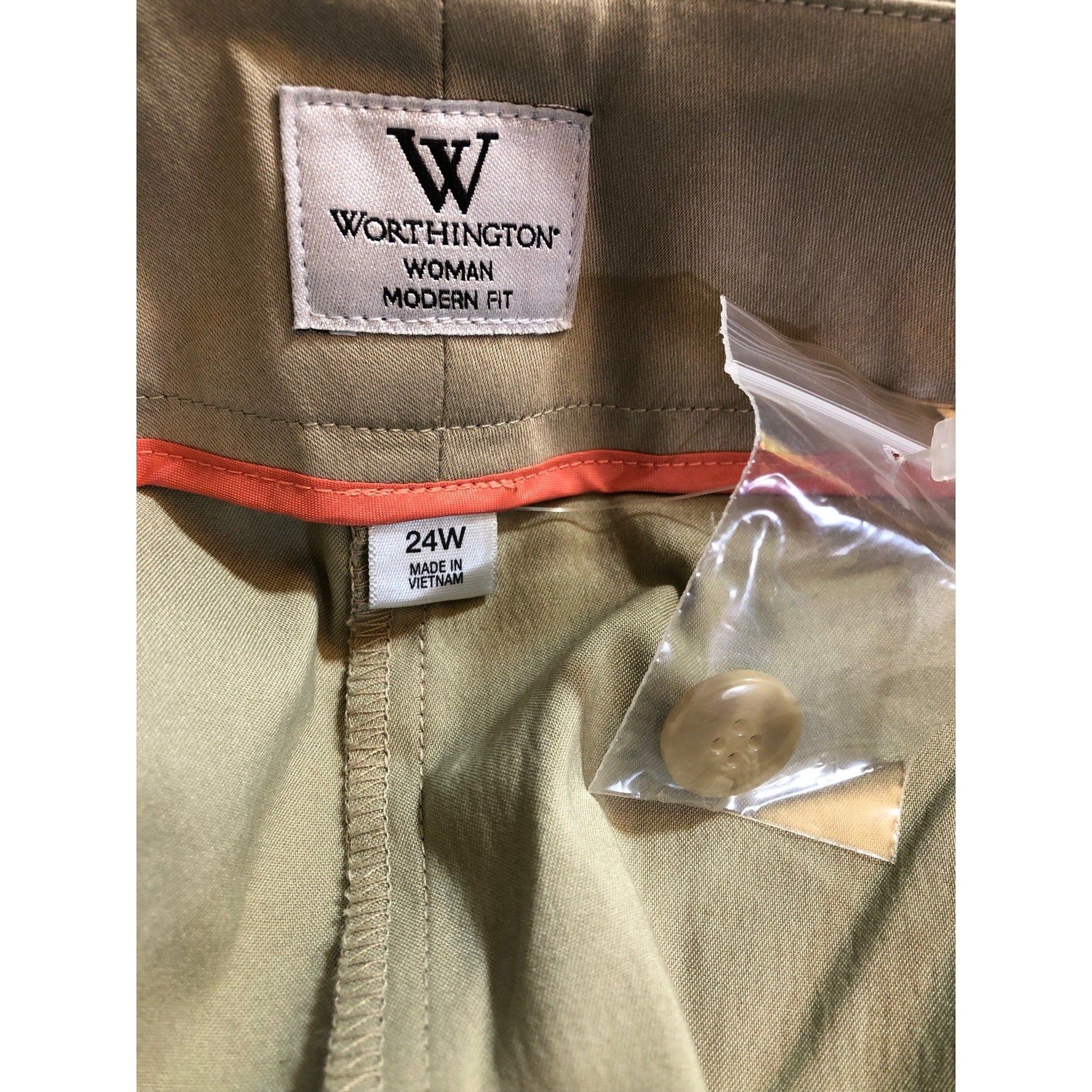 Women's Khaki Bermuda Shorts - Variety Sales Etc.